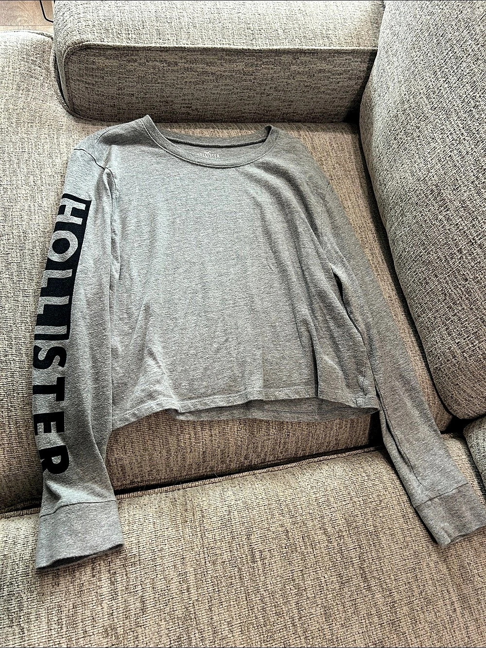 Hollister Long Sleeve Crop Top with Sleeve Logo Gray Small